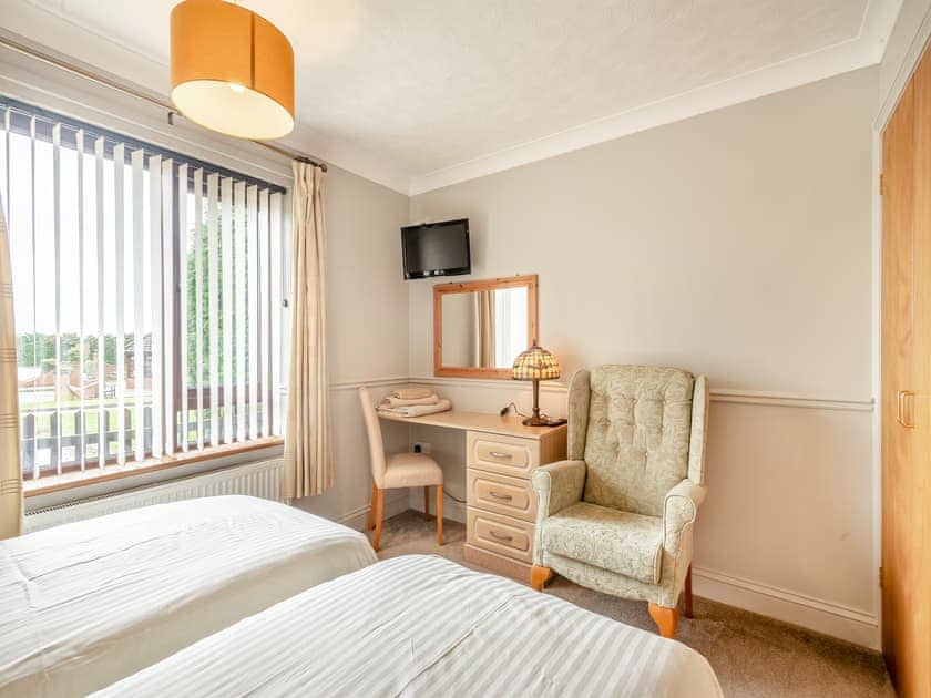 Twin bedroom |  Blackberry - Church Farm Cottages, Horsford, near Norwich