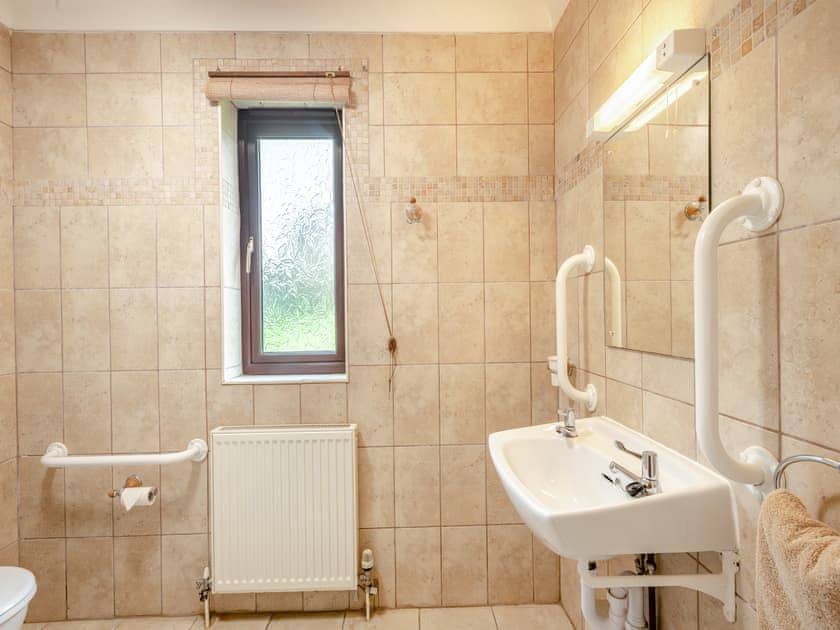 Shower room |  Blackberry - Church Farm Cottages, Horsford, near Norwich