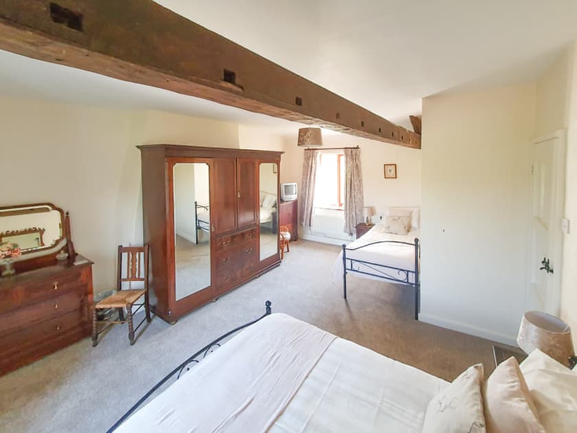Family bedroom | Kiln Green Farmhouse, Near Milnthorpe