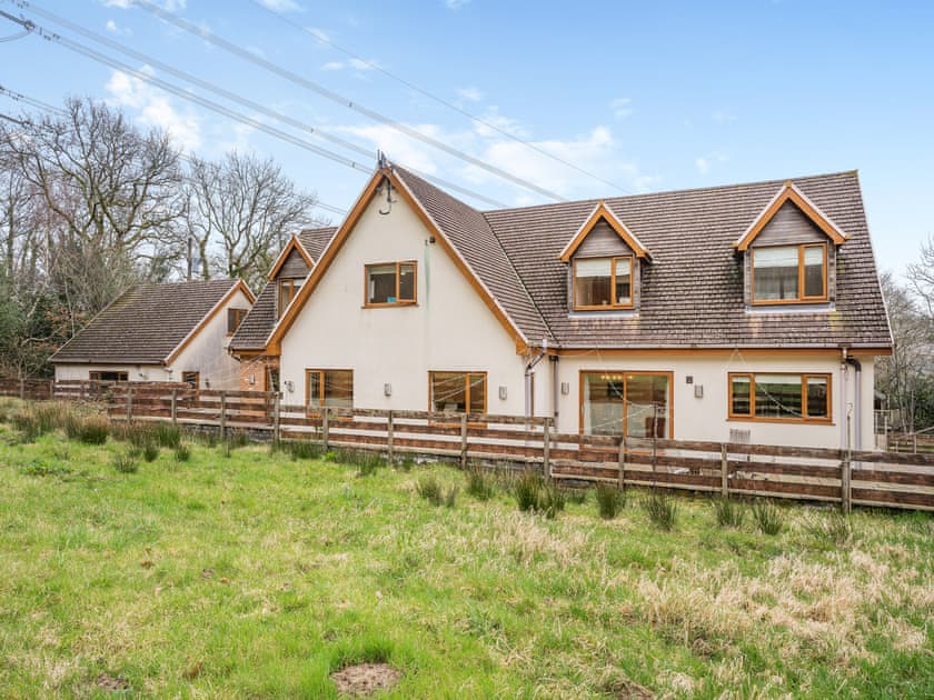 Exterior | Wernddu Fechan House - Wernddu Properties, Neath