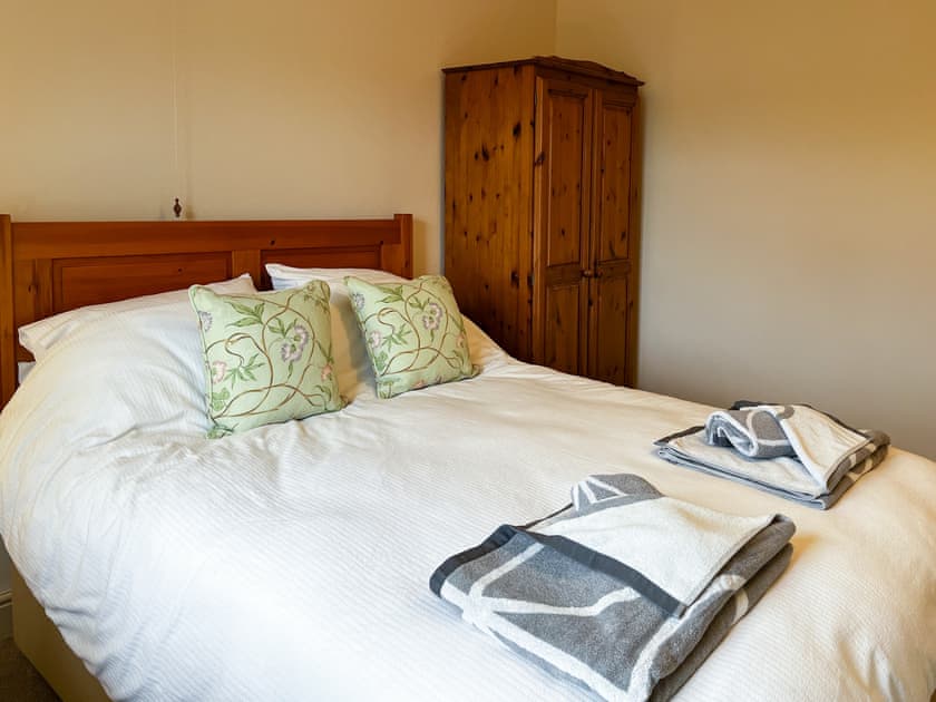 Double bedroom | Lindum Cottage, Monyash