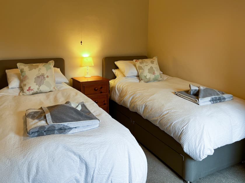 Twin bedroom | Lindum Cottage, Monyash