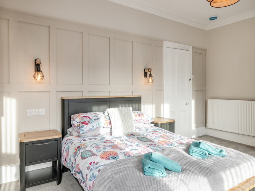 Double bedroom | Llety Clyd, Barmouth