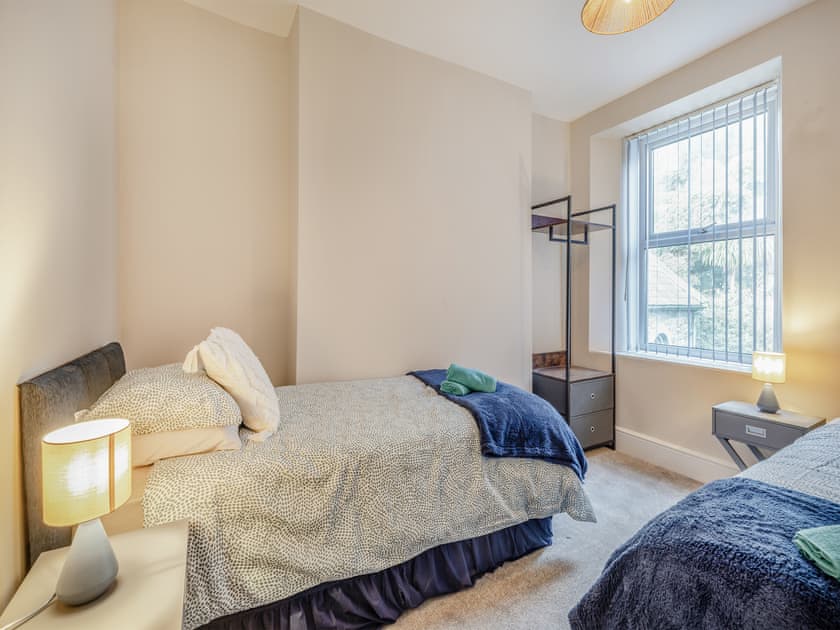 Twin bedroom | Llety Clyd, Barmouth