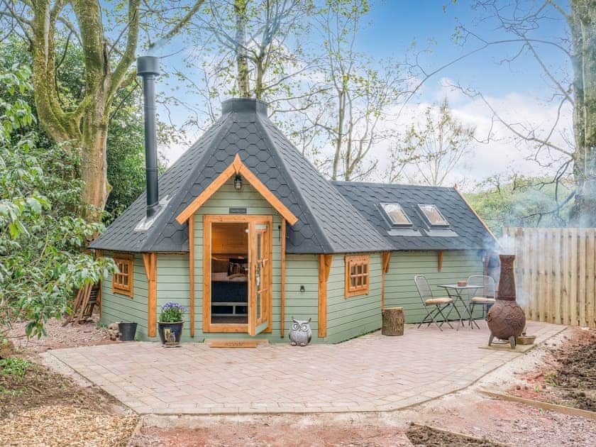 Exterior | Copper Beech Cabin - Punch Tree Cabins, Carluke
