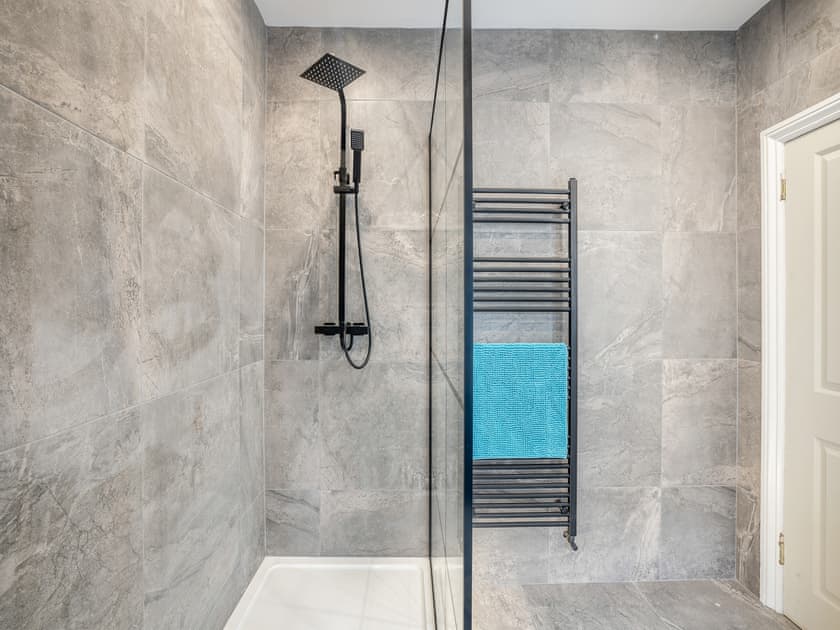 Shower room | Llety Clyd, Barmouth