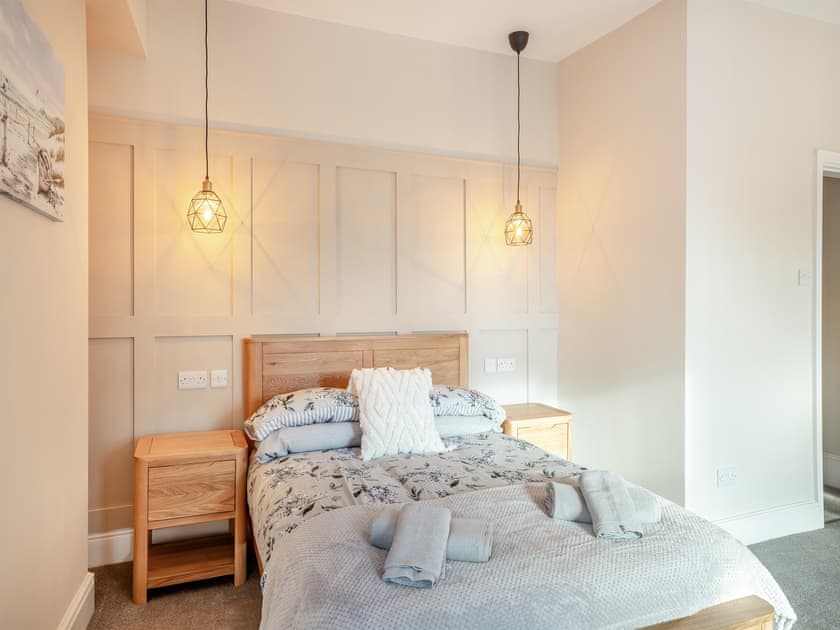 Double bedroom | Llety Clyd, Barmouth