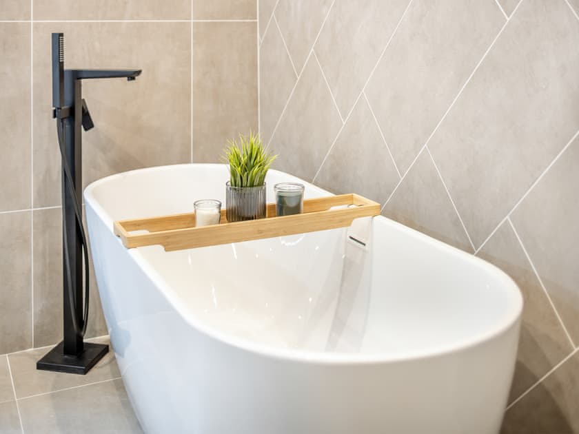 Bathroom | Llety Clyd, Barmouth