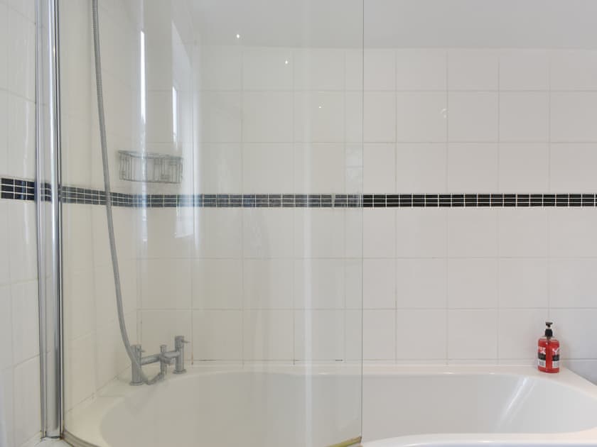 Bathroom | Wisteria Cottage, Sway, near Lymington