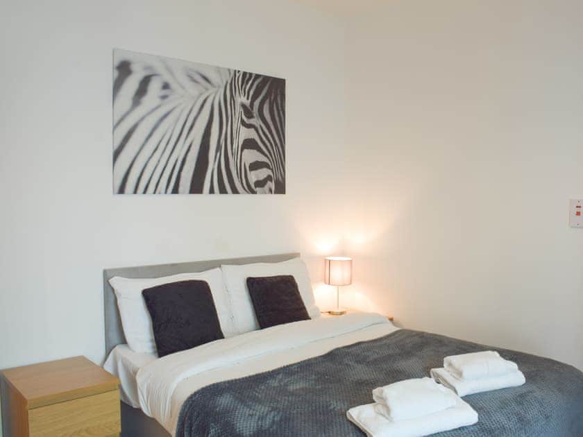 Double bedroom | Oswald Apartment, Glasgow