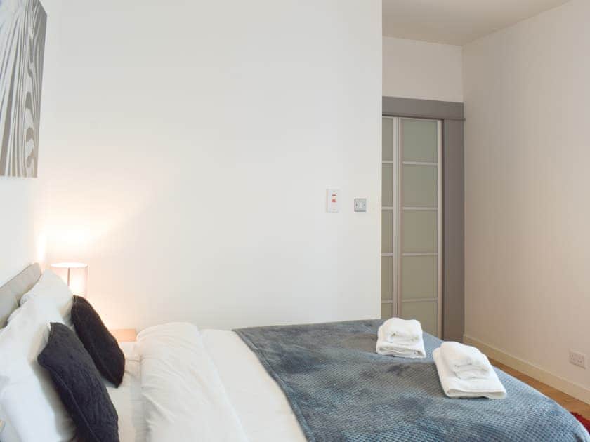 Double bedroom | Oswald Apartment, Glasgow