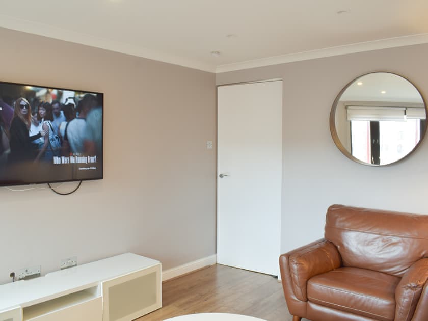 Living room/dining room | Chancellor House, Glasgow