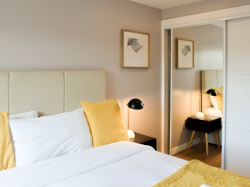 Double bedroom | Chancellor House, Glasgow