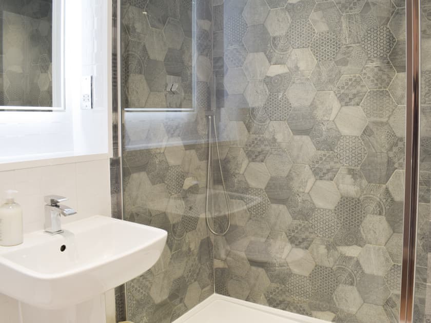 Shower room | Chancellor House, Glasgow
