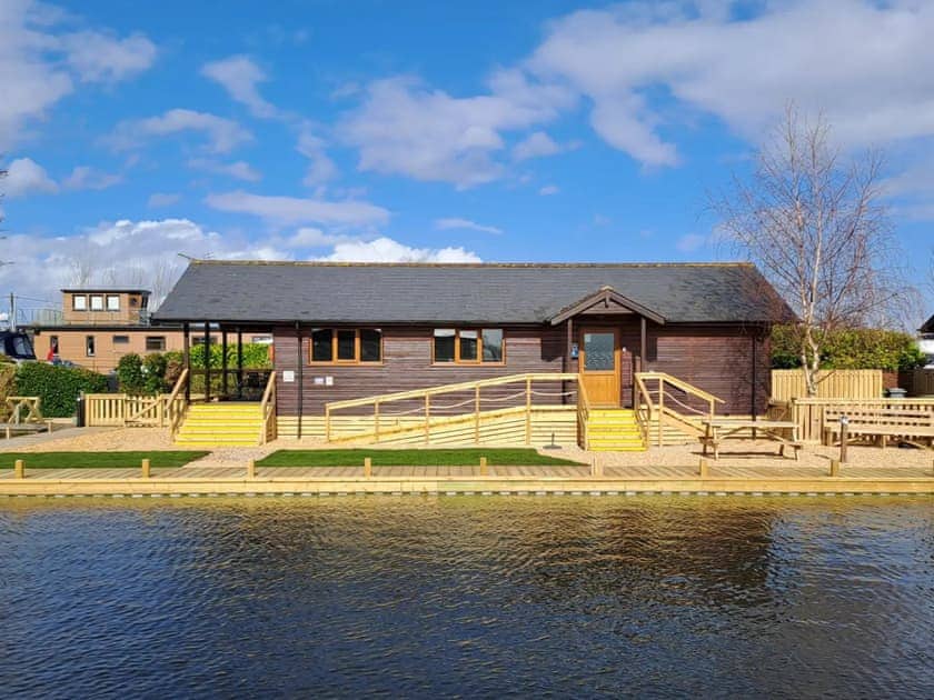 Exterior | River Breeze - Norfolk Holiday Lodges, Brundall