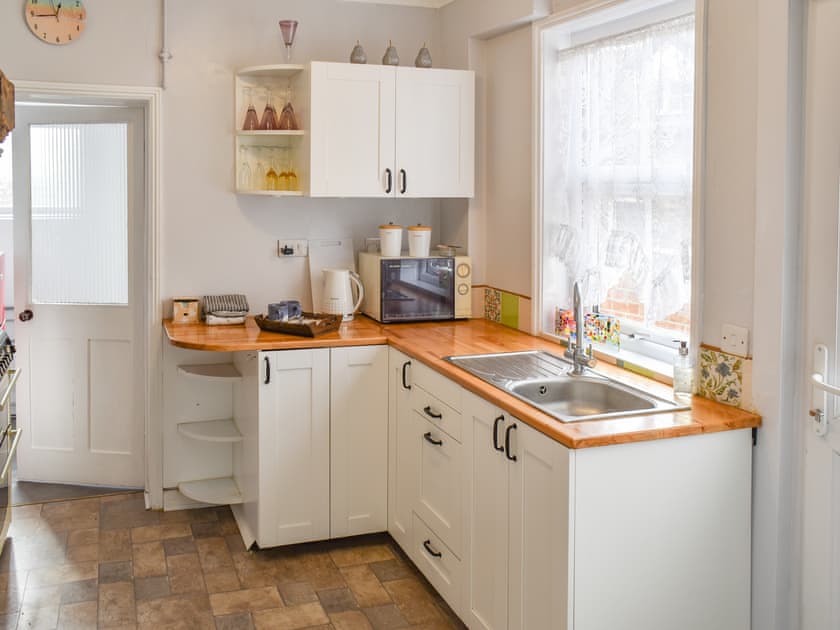Kitchen | Dune-Cottage, Caister-on-Sea