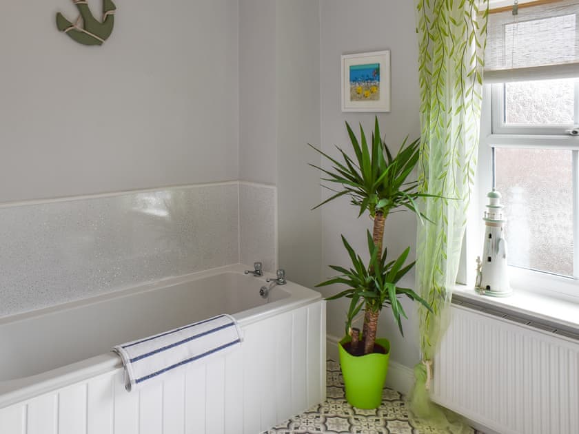 Bathroom | Dune-Cottage, Caister-on-Sea