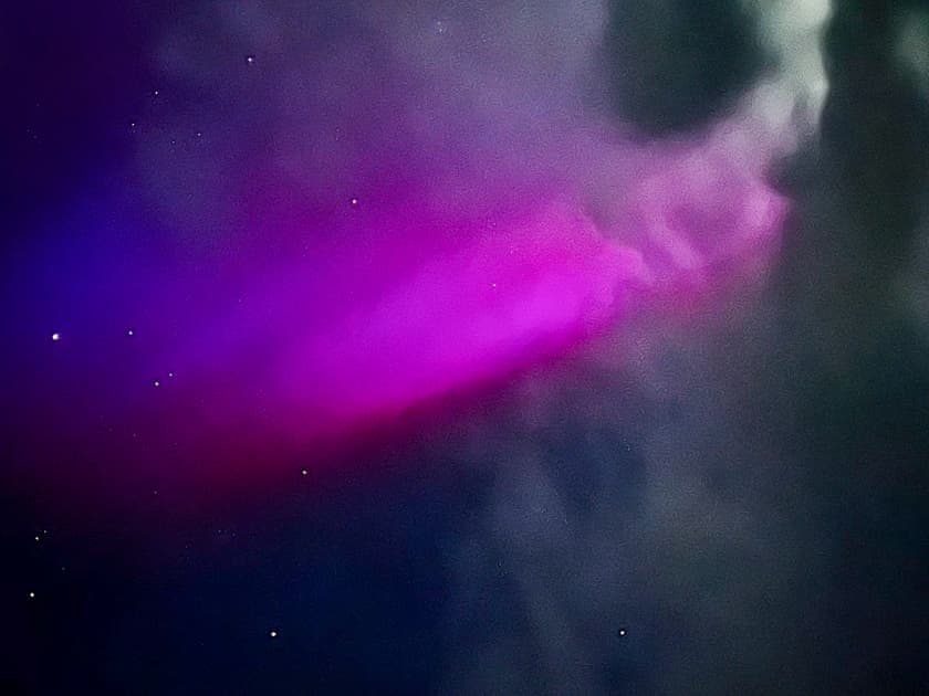 Aurora in the back garden | Taigh Violet Rose, Uachdar