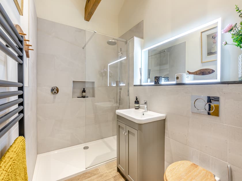 Main bathroom | The Hemmel - Old Mill Holidays, West Moneylaws, near Cornhill-upon-Tweed