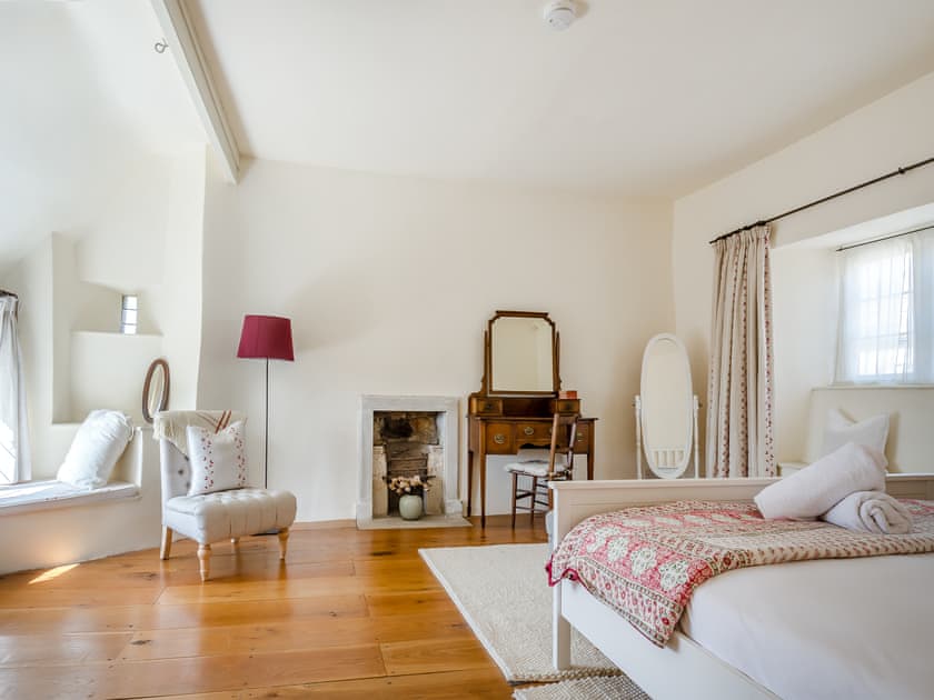 Super King bedroom  | The Malthouse, Norton St. Philip, near Bath