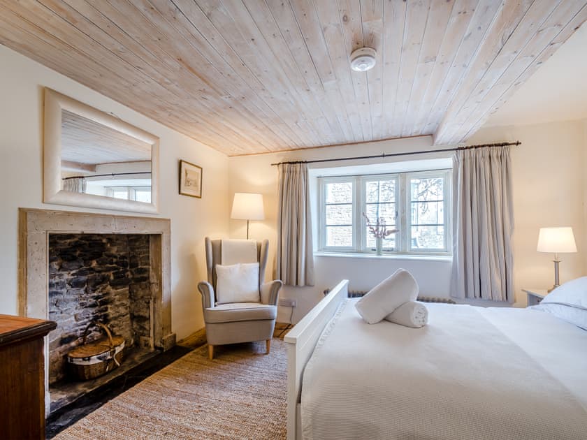 King bedroom  | The Malthouse, Norton St. Philip, near Bath
