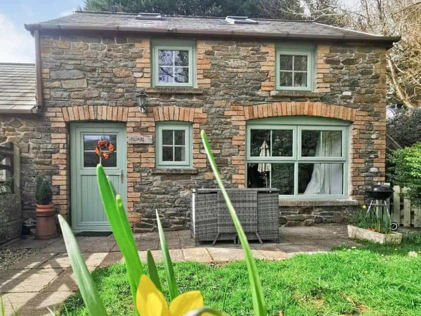 Exterior | Ystabl - Mwdlwscwm Farm, Llannon, Llanelli