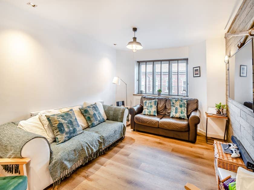Living area | Summer Hills - Whitby Accommodation, Whitby