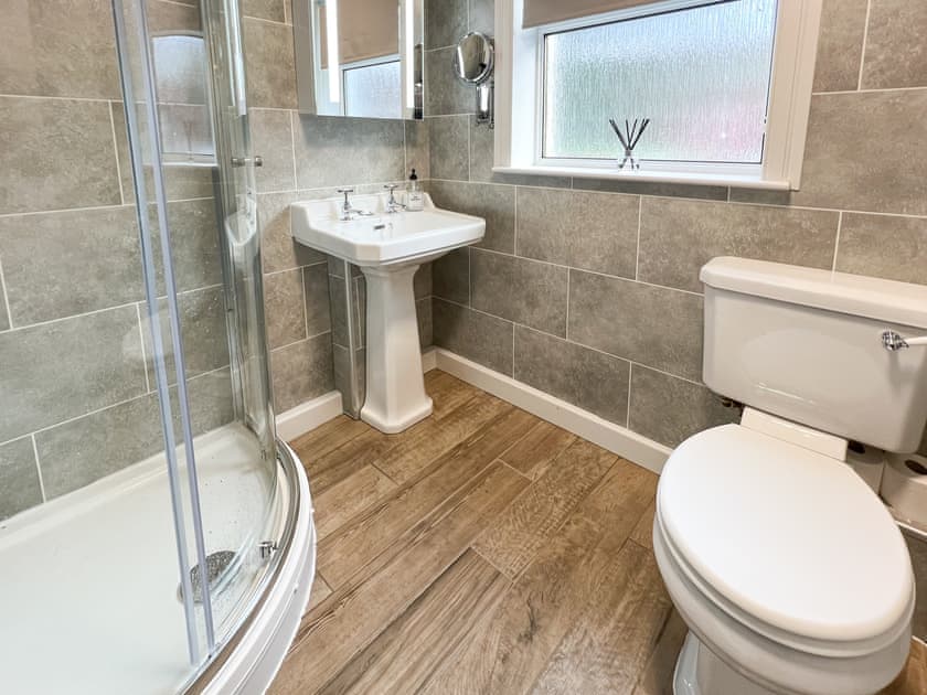 Shower room | Riverside Cottage, Drumnadrochit, near Loch Ness