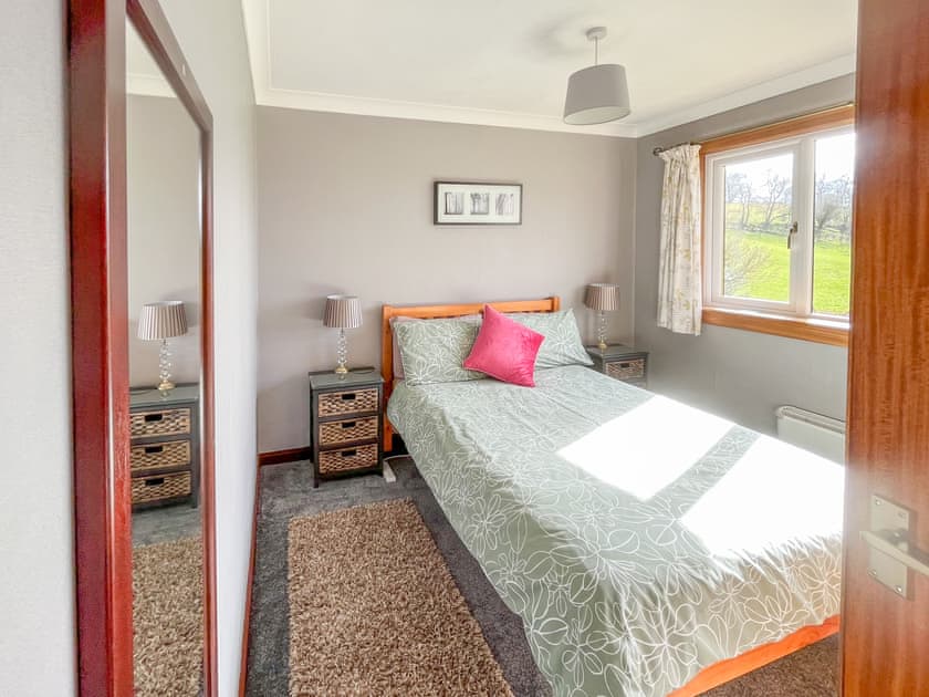 Double bedroom | Gean Cottage, Rumbling Bridge, near Kinross