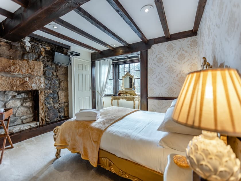 Double bedroom | Tormaukin House, Glendevon, near Gleneagles