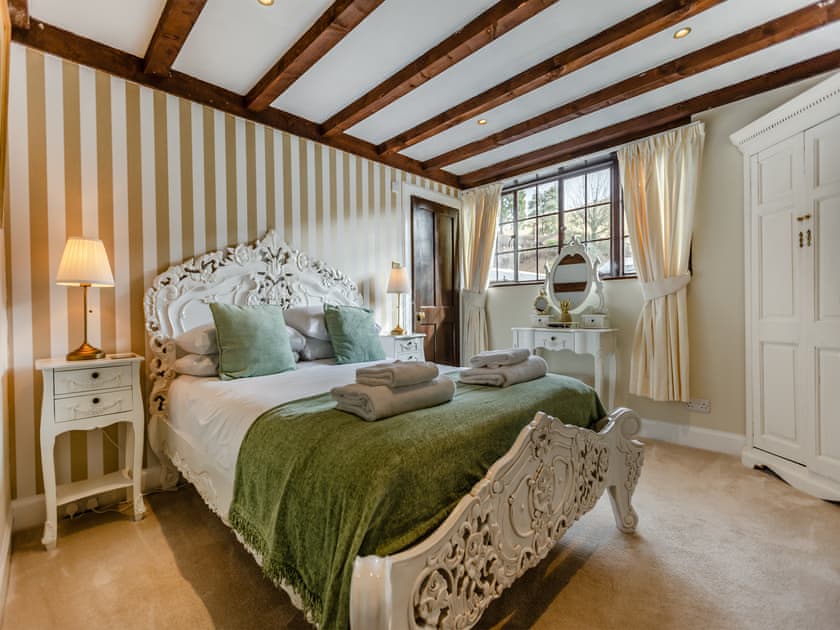 Double bedroom | Tormaukin House, Glendevon, near Gleneagles