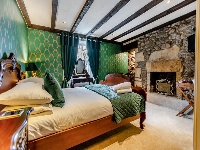 Double bedroom | Tormaukin House, Glendevon, near Gleneagles