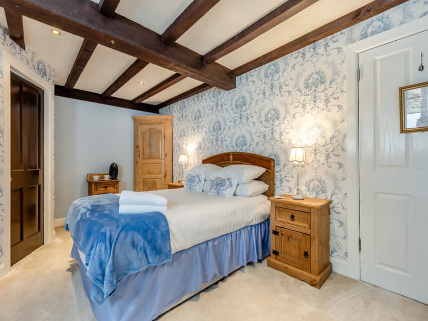 Double bedroom | Tormaukin House, Glendevon, near Gleneagles
