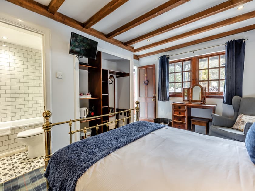 Double bedroom | Tormaukin House, Glendevon, near Gleneagles