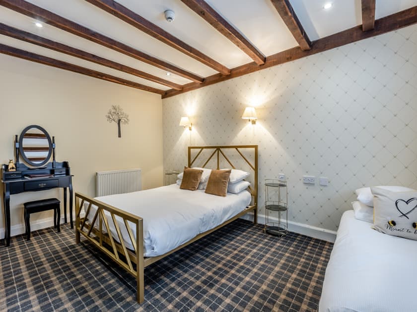 Double bedroom | Tormaukin House, Glendevon, near Gleneagles