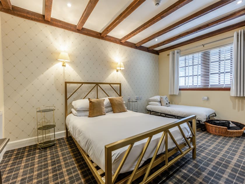 Double bedroom | Tormaukin House, Glendevon, near Gleneagles