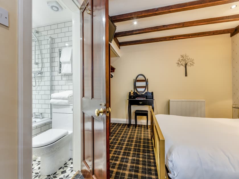 Double bedroom | Tormaukin House, Glendevon, near Gleneagles
