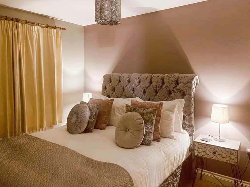 Double bedroom | Kingfisher Lodge - South View Lodges, Exeter