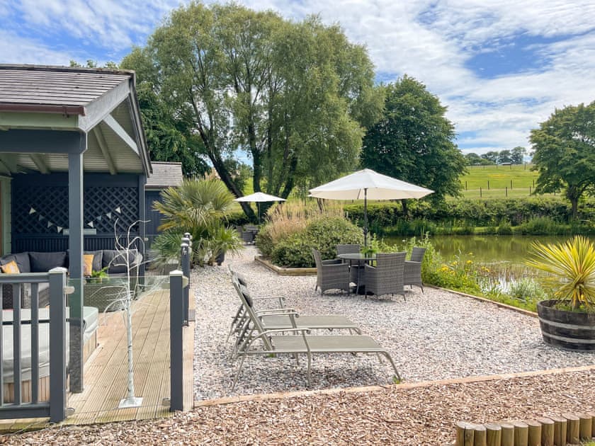 Exterior | Kingfisher Lodge - South View Lodges, Exeter