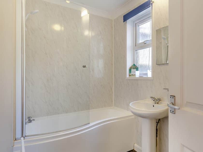 Bathroom | Seascape, Porthleven