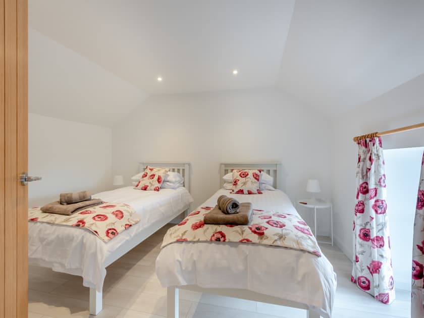 Twin bedroom | Gelli Villa, Hebron, near Narberth
