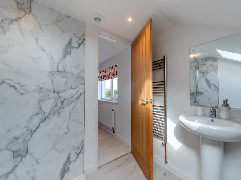 En-suite | Gelli Villa, Hebron, near Narberth