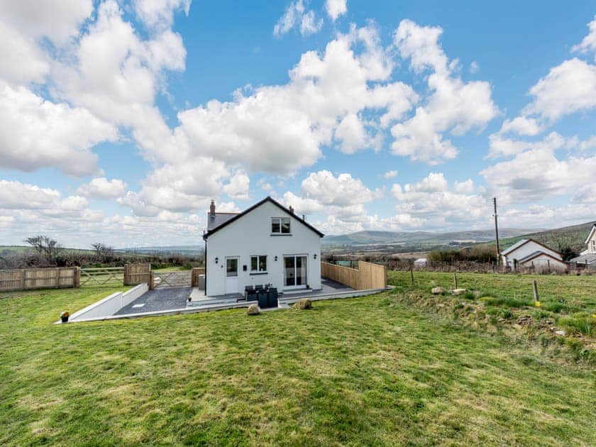 Setting | Gelli Villa, Hebron, near Narberth