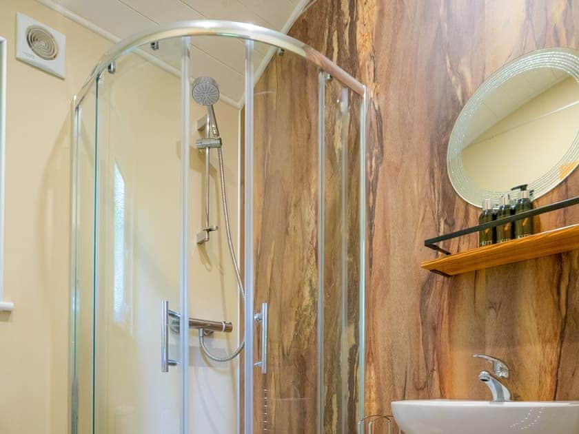 Shower room | Woodpecker - Treglisson Pods, Hayle