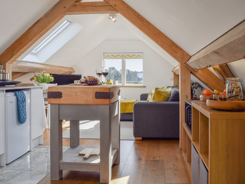 Kitchen area | Shepherd’s Loft, Ewelme