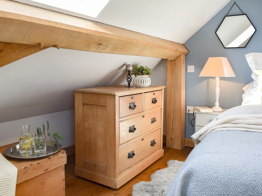 Double bedroom | Shepherd’s Loft, Ewelme