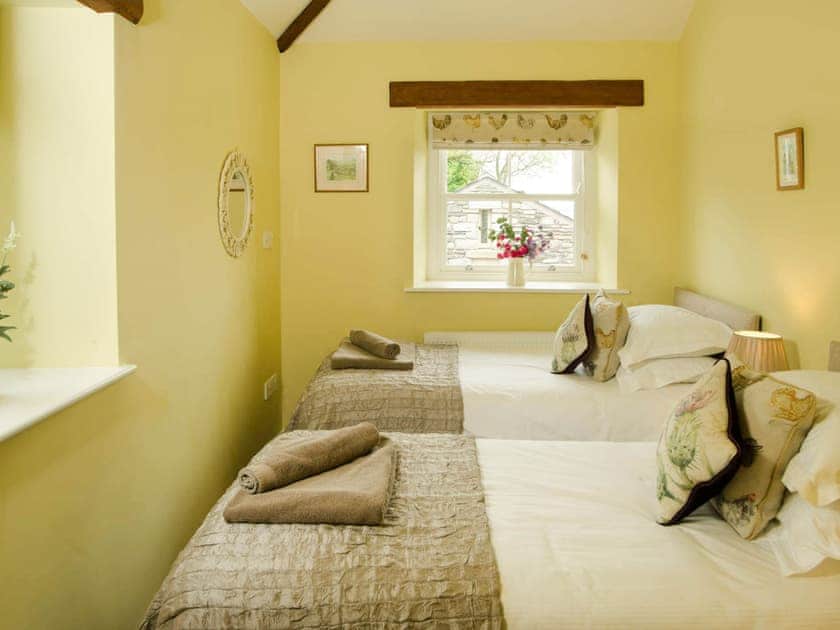 Twin bedroom | Autumn Cottage - Helm Mount Barns, Barrows Green, near Kendal