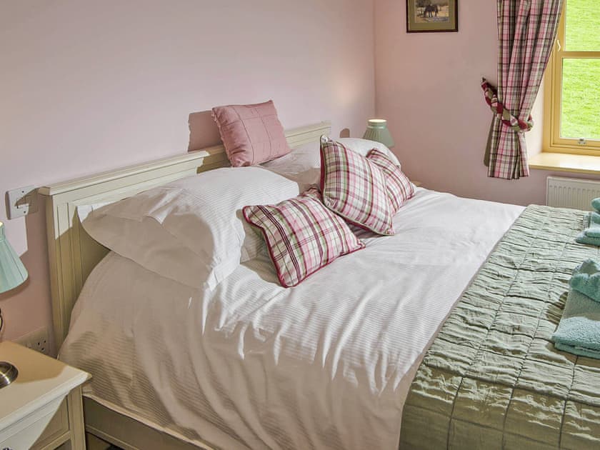 Double bedroom | Spring Cottage - Helm Mount Barns, Barrows Green, near Kendal