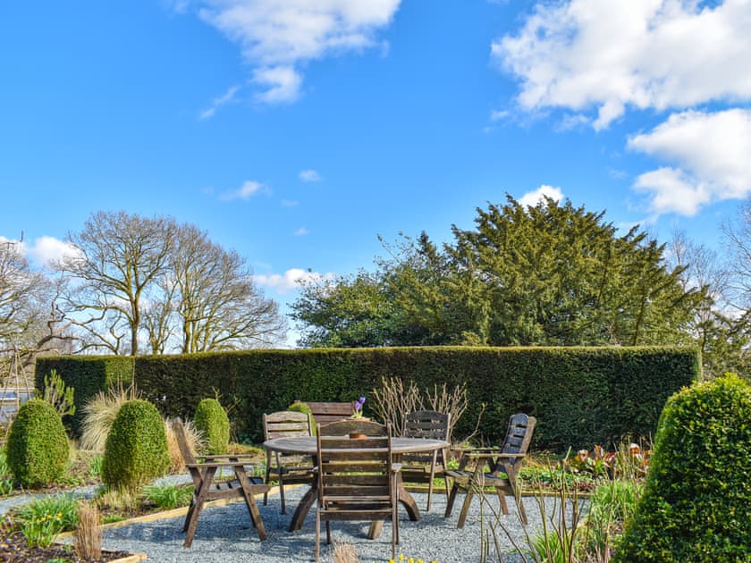 Garden and grounds | Rose How 1, Juniper - Yewfield Apartments, Hawkshead