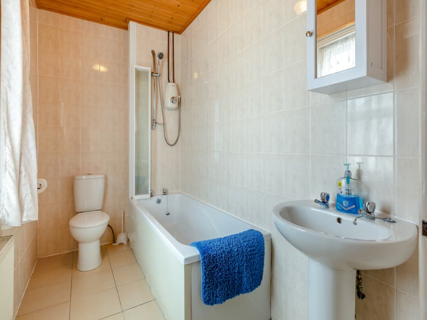 Bathroom | Mulberry House, West Huntspill, Highbridge